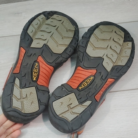 Sandals_&_Flip_Flops